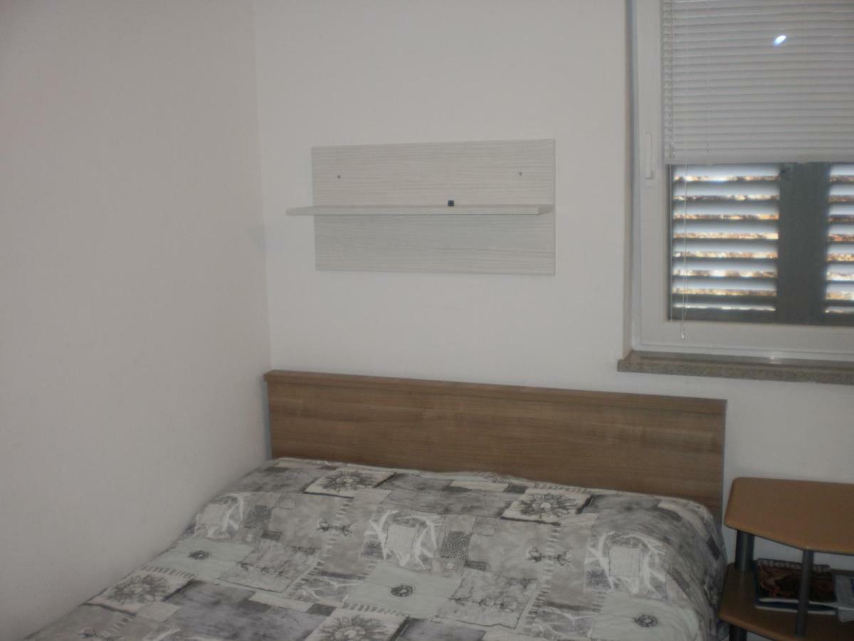 Apartman Ana Omiš Zewnętrze zdjęcie